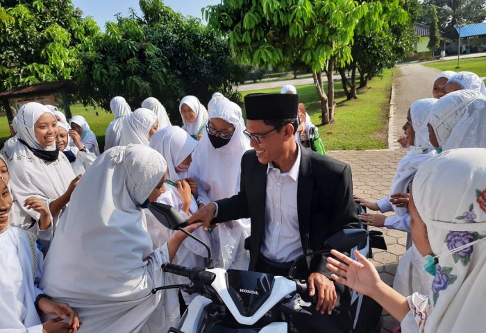 Logo Pondok Pesantren Daar El Qolam Nusagates